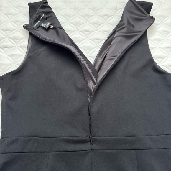 NWT Adrienne Vittadini Black Sleeveless Wrap Sheath Dress - Black - Size 6 - Picture 10 of 13